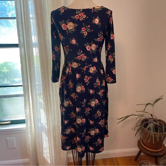 ORANGE CREEK | Tea Length Floral Navy 3/4 length sleeve Dress - Picture 3 of 4